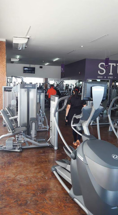 24/7 building fitness